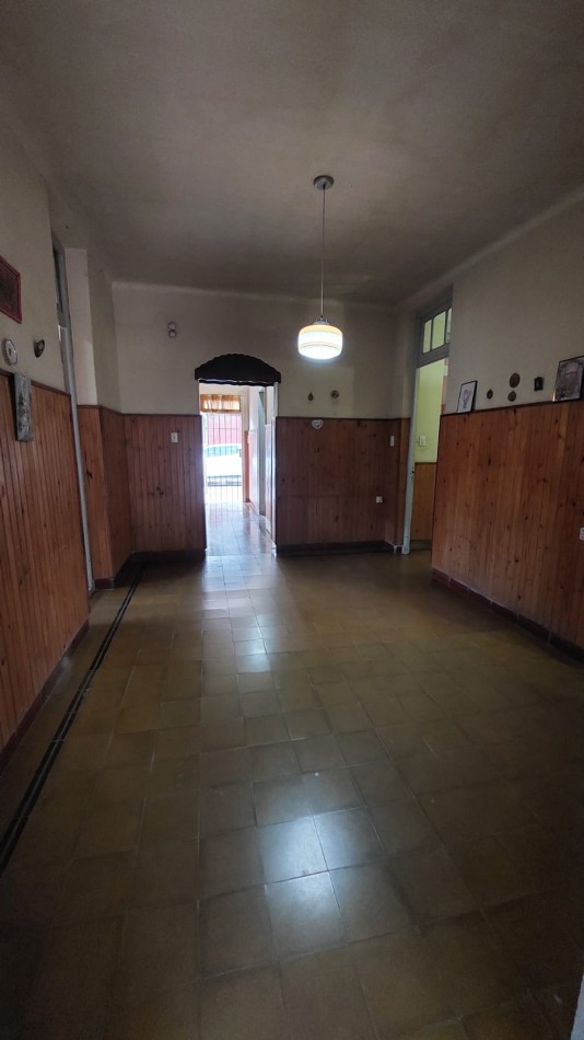 CASA EN VENTA, Calle SERRANO y ANDRADE
