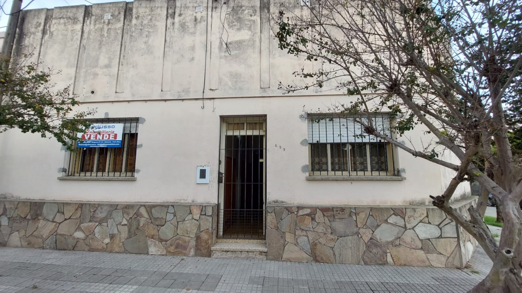 CASA EN VENTA, Calle SERRANO y ANDRADE