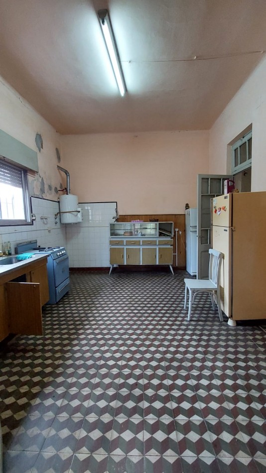 CASA EN VENTA, Calle SERRANO y ANDRADE