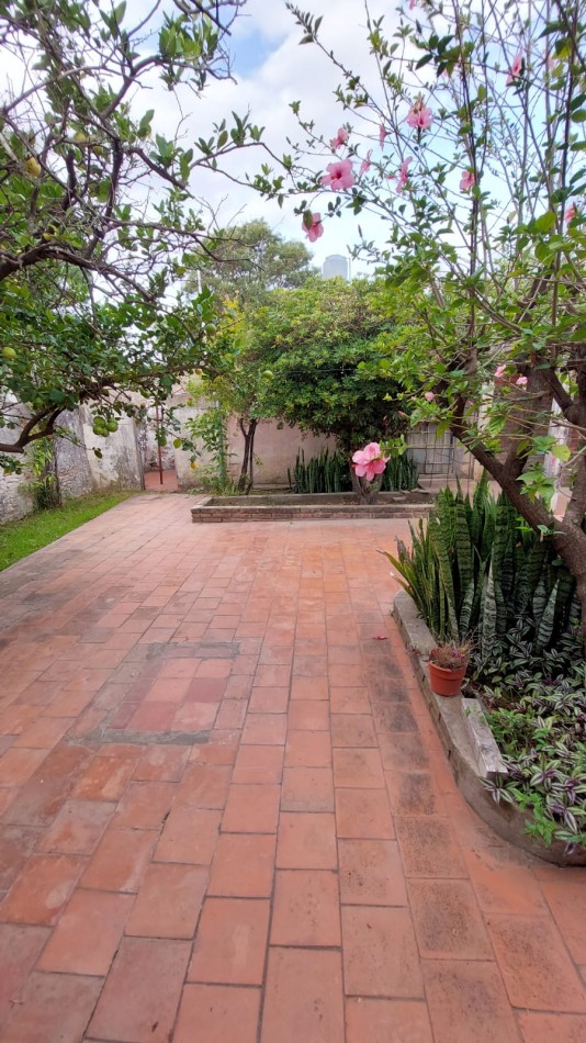 CASA EN VENTA, Calle SERRANO y ANDRADE