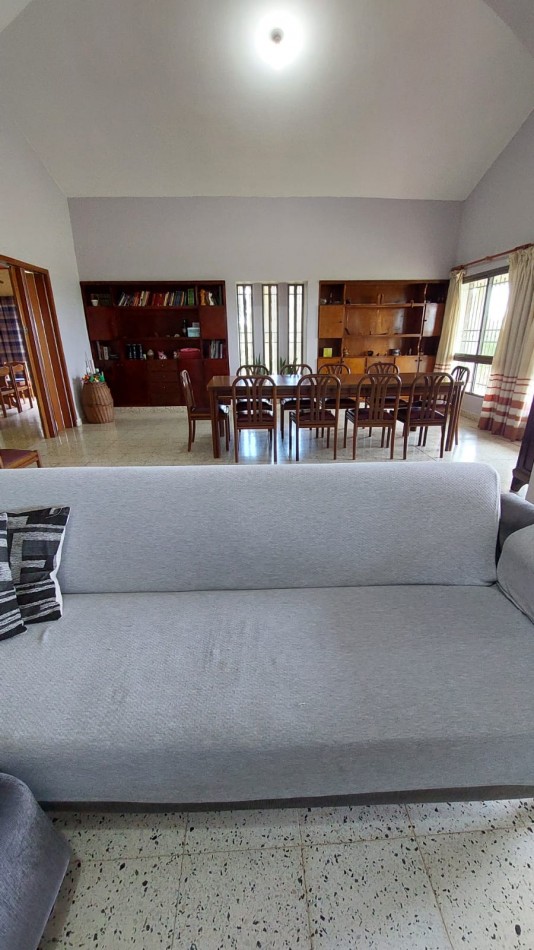 EN VENTA Casa CHALET  + NAVE INDUSTRIAL (Galpon) + Oficinas + Predio. 