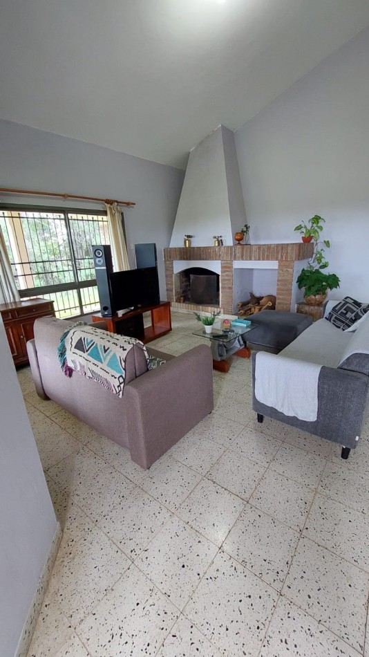 EN VENTA Casa CHALET  + NAVE INDUSTRIAL (Galpon) + Oficinas + Predio. 