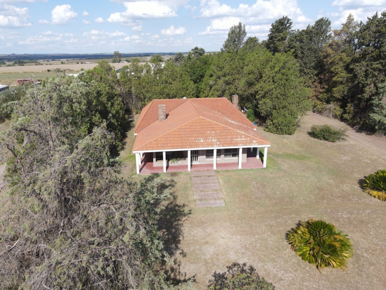 EN VENTA Casa CHALET  + NAVE INDUSTRIAL (Galpon) + Oficinas + Predio. 