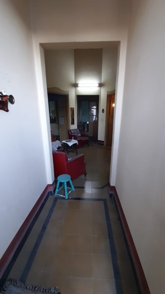 CASA EN VENTA, CALLE ETCHEVEHERE CASI ESQUINA BROWN