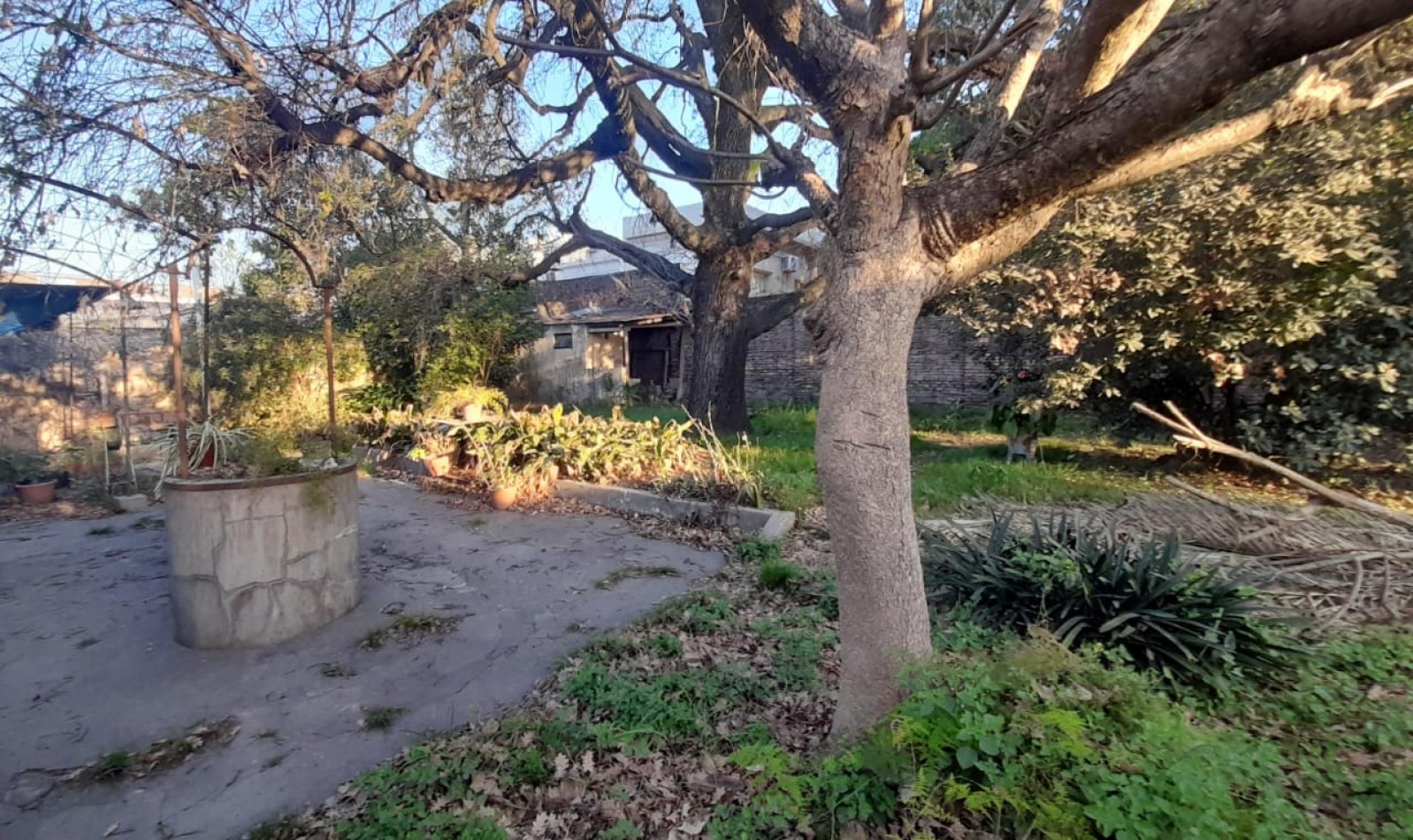 CASA EN VENTA, CALLE ETCHEVEHERE CASI ESQUINA BROWN