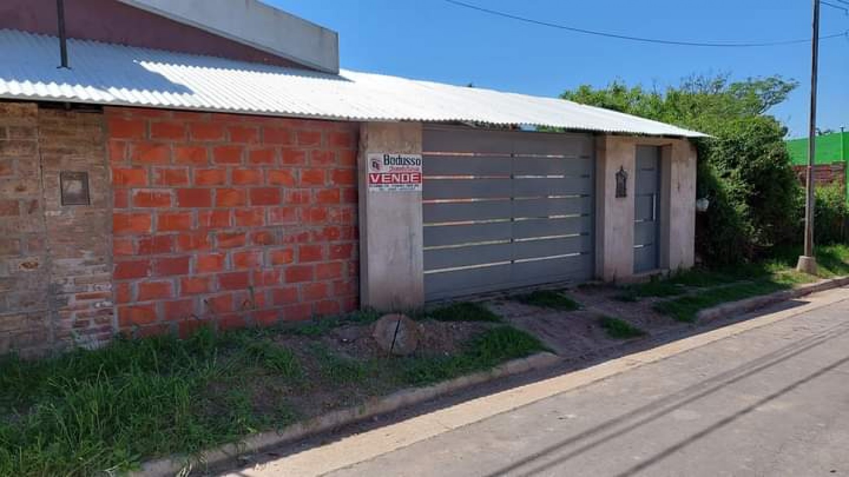 CASA EN VENTA, CALLE NOGOYA STROBEL 