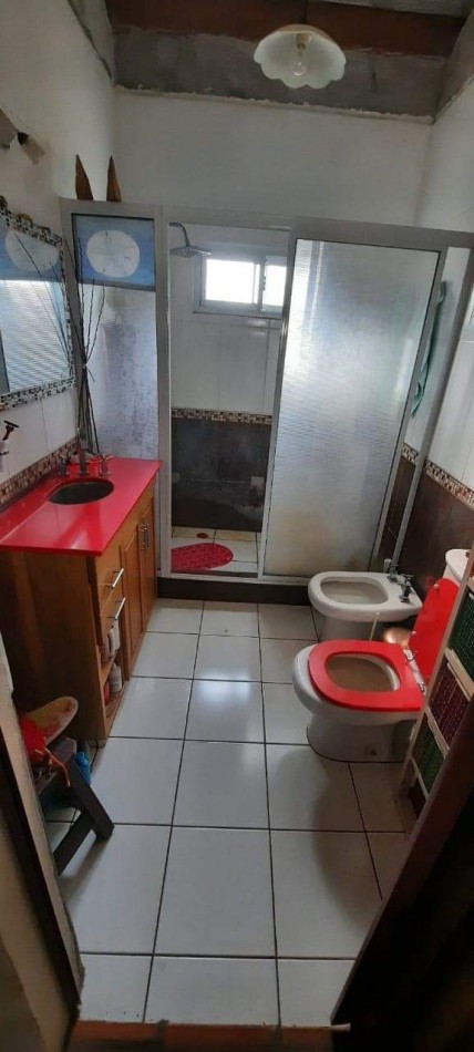 CASA EN VENTA, CALLE NOGOYA STROBEL 