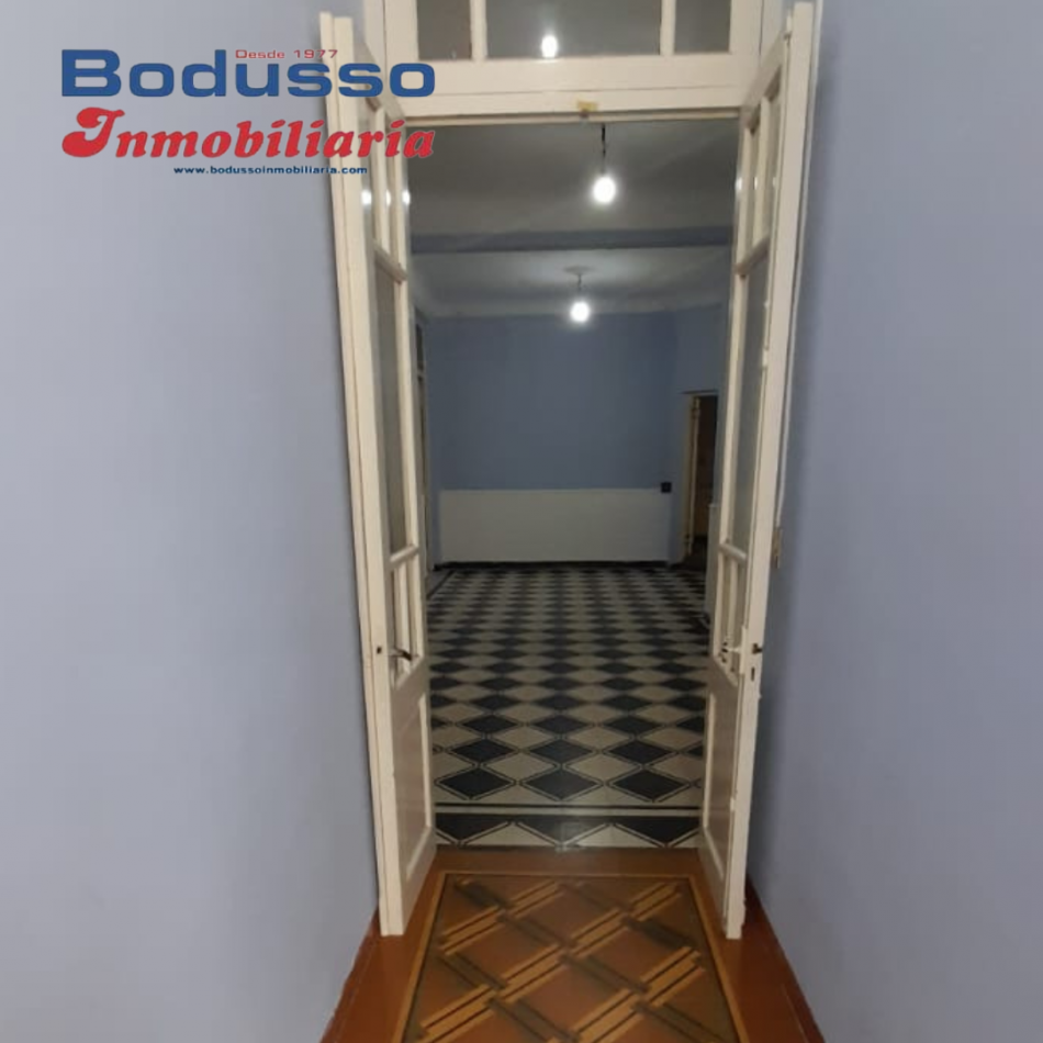 CASA EN VENTA, CALLE ALMIRANTE BROWN 