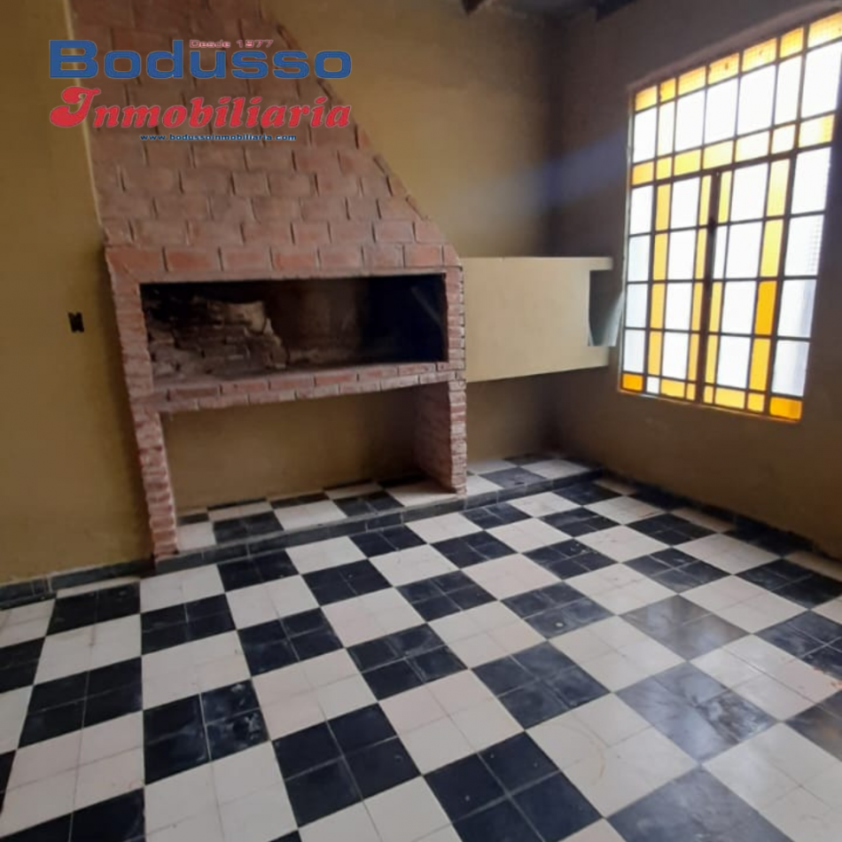 CASA EN VENTA, CALLE ALMIRANTE BROWN 