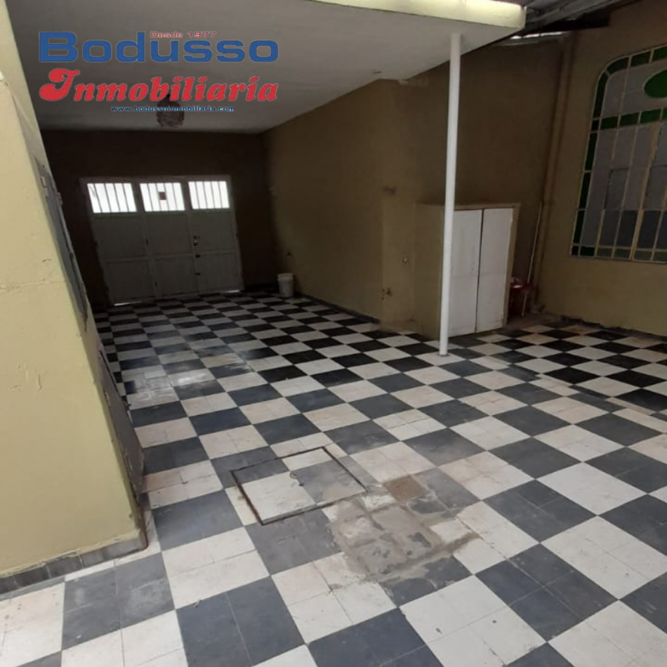 CASA EN VENTA, CALLE ALMIRANTE BROWN 