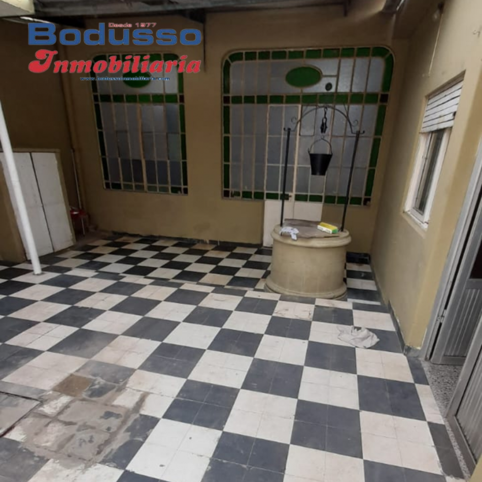 CASA EN VENTA, CALLE ALMIRANTE BROWN 