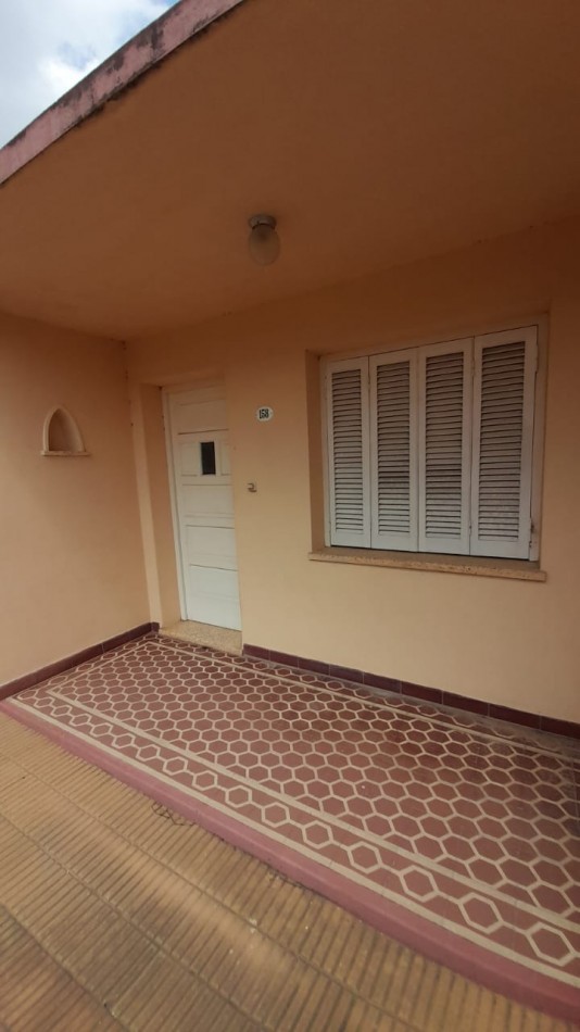 CASA EN VENTA, CALLE ALMIRANTE BROWN 