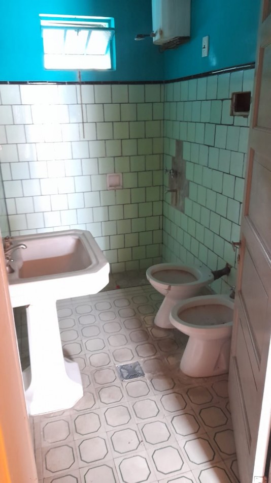CASA EN VENTA, CALLE ALMIRANTE BROWN 