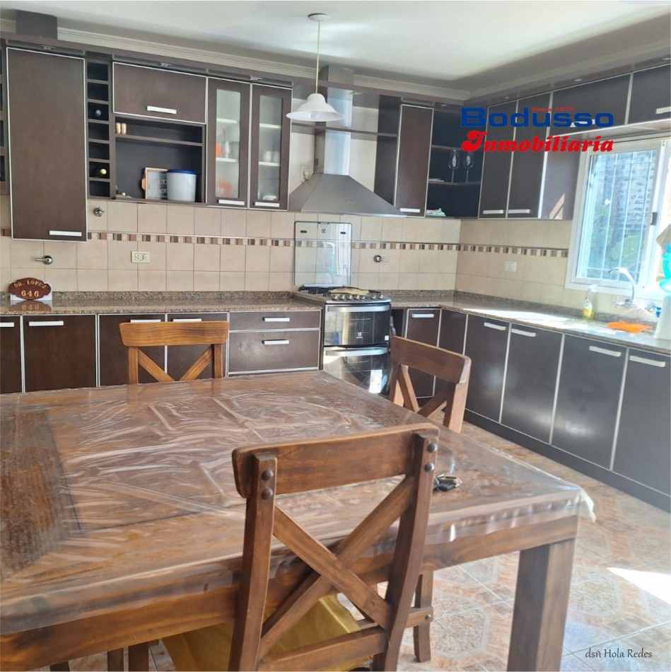 CASA + DEPARTAMENTO EN VENTA, CALLE DR. LOPEZ CASI RAMIREZ.