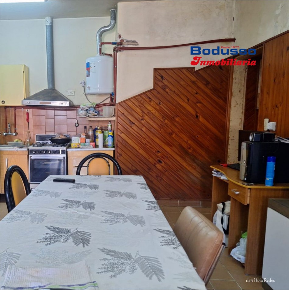 CASA EN PLENO CENTRO DE DIAMANTE + LOCAL COMERCIAL - CALLE BELGRANO CASI 9 DE JULIO. IDEAL PARA INVERSION!