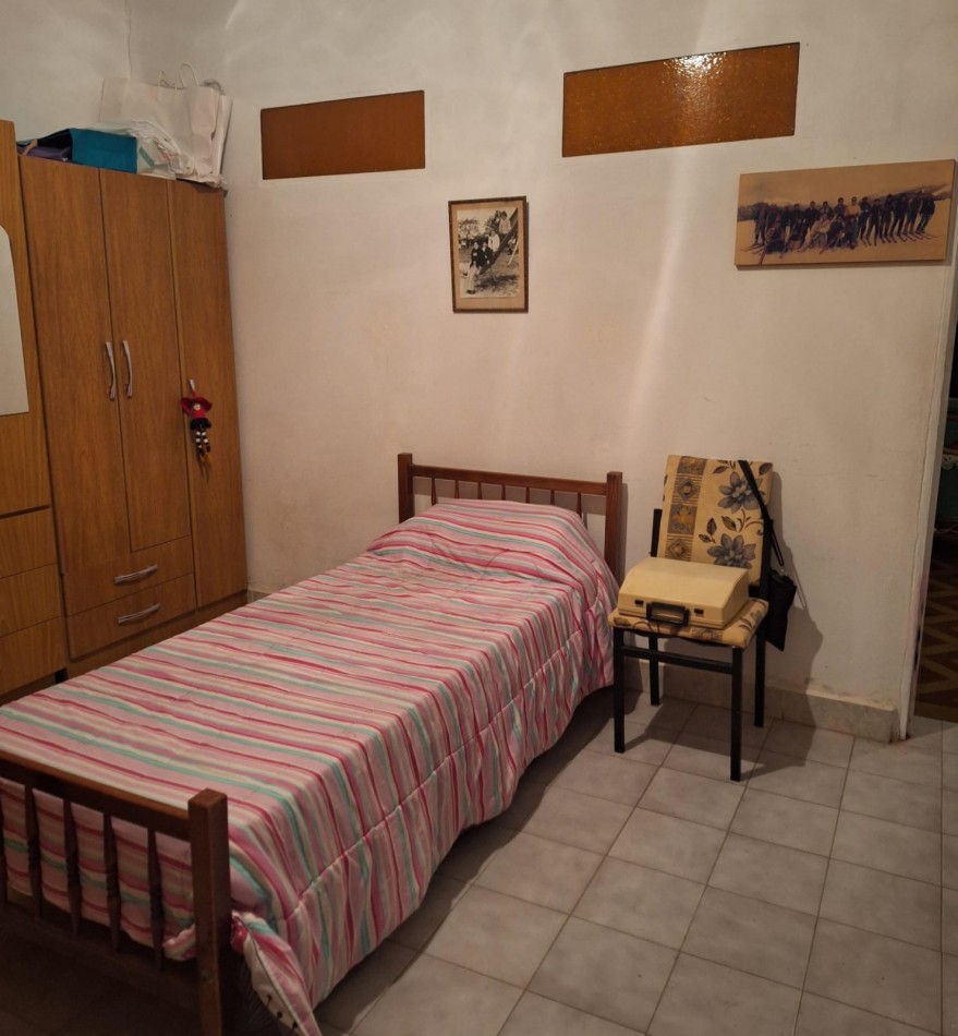 CASA EN VENTA, CALLE ECHAGUE CASI ESTRADA