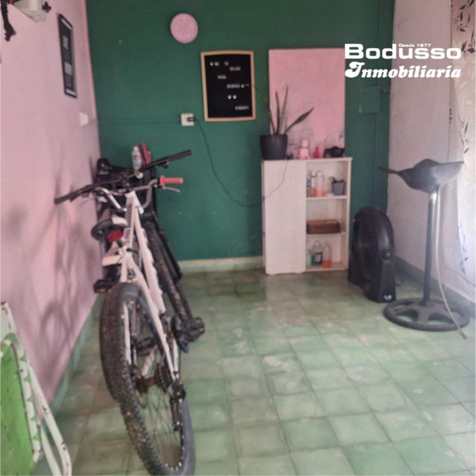 CASA EN VENTA, UBICADA EN CALLE MORENO (casi esquina Tratado del Pilar )