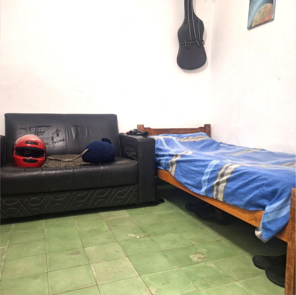 CASA EN VENTA, UBICADA EN CALLE MORENO (casi esquina Tratado del Pilar )
