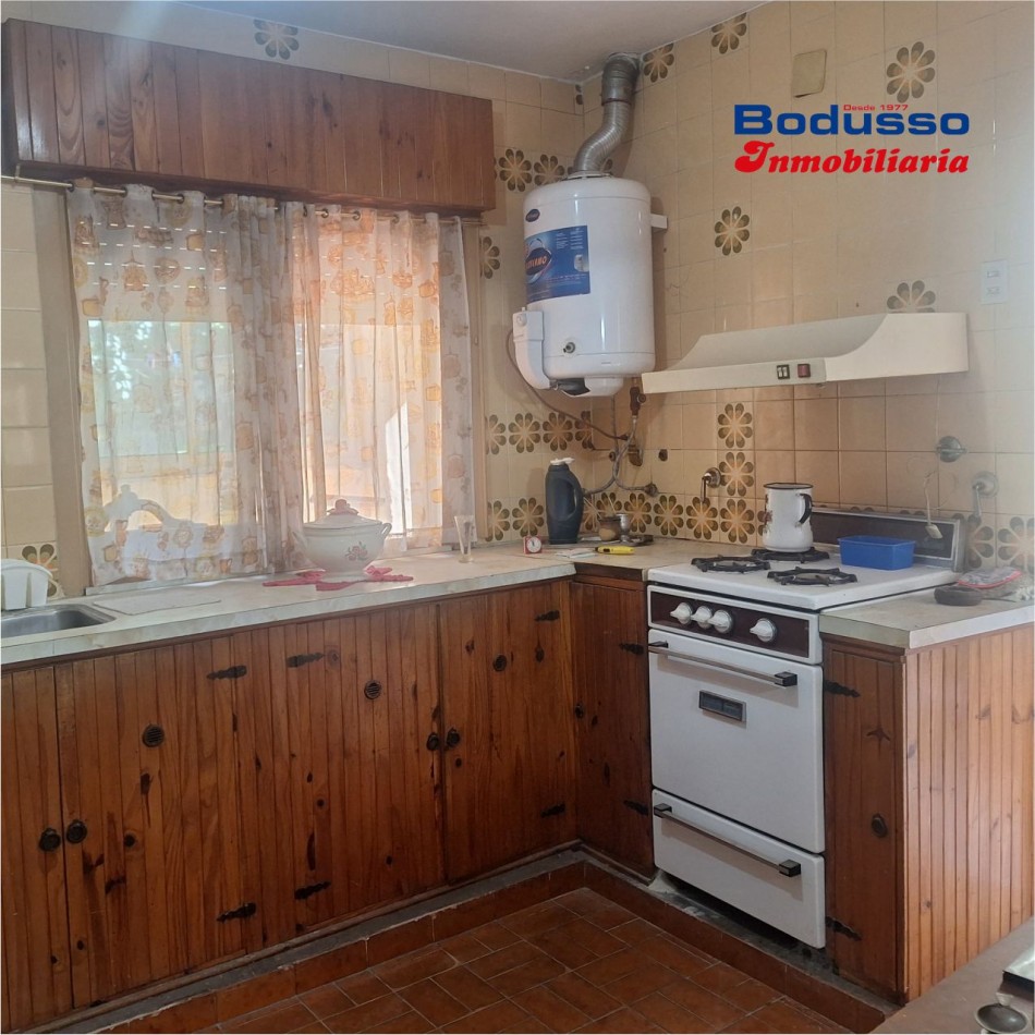 CASA EN VENTA, CALLE PEDRO SERRANO ( PLANTA BAJA )