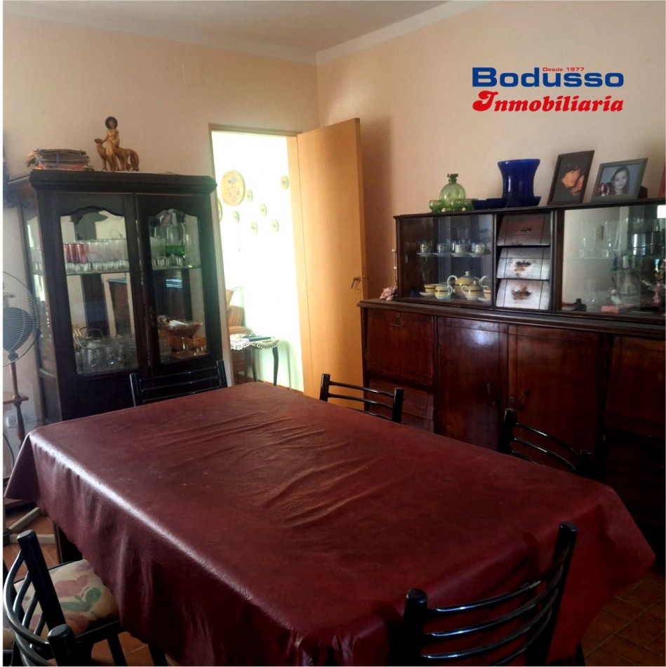 CASA EN VENTA, CALLE PEDRO SERRANO ( PLANTA BAJA )