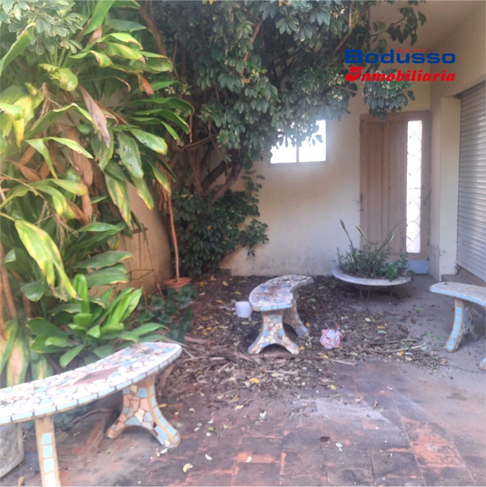 CASA EN VENTA, CALLE PEDRO SERRANO ( PLANTA BAJA )