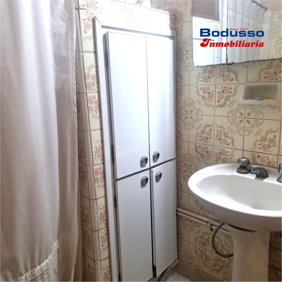 CASA EN VENTA, CALLE PEDRO SERRANO ( PLANTA BAJA )