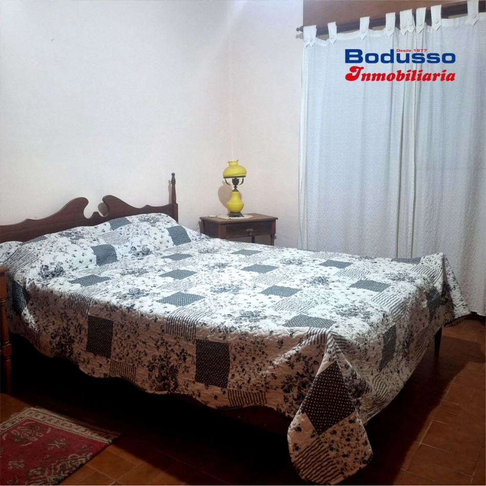 CASA EN VENTA, CALLE PEDRO SERRANO ( PLANTA BAJA )