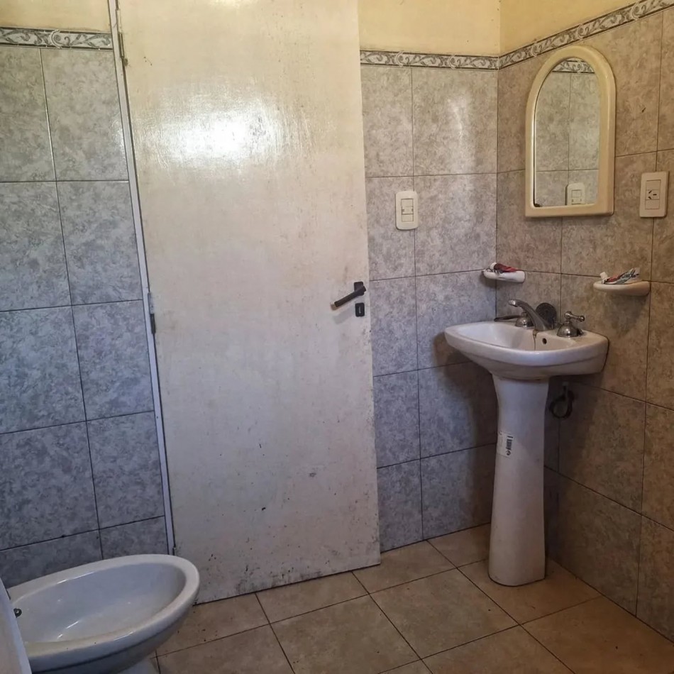 CASA EN VENTA, CALLE SAN LORENZO, CASI ESQ. RAMIREZ