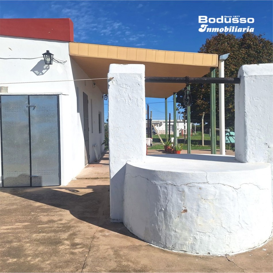 CASA EN VENTA, CALLE GUAYQUIRARO Y MOCORETA.  STROBEL. 