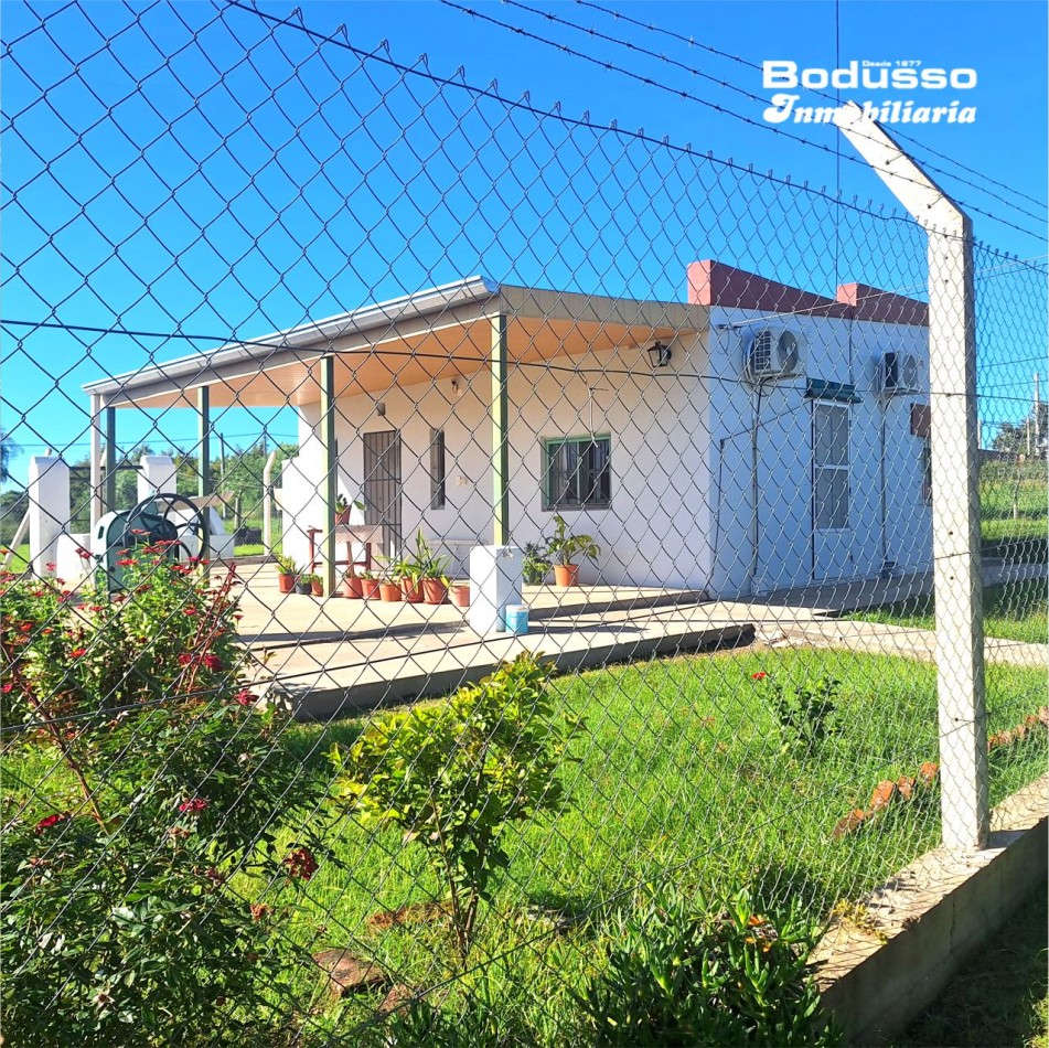 CASA EN VENTA, CALLE GUAYQUIRARO Y MOCORETA.  STROBEL. 
