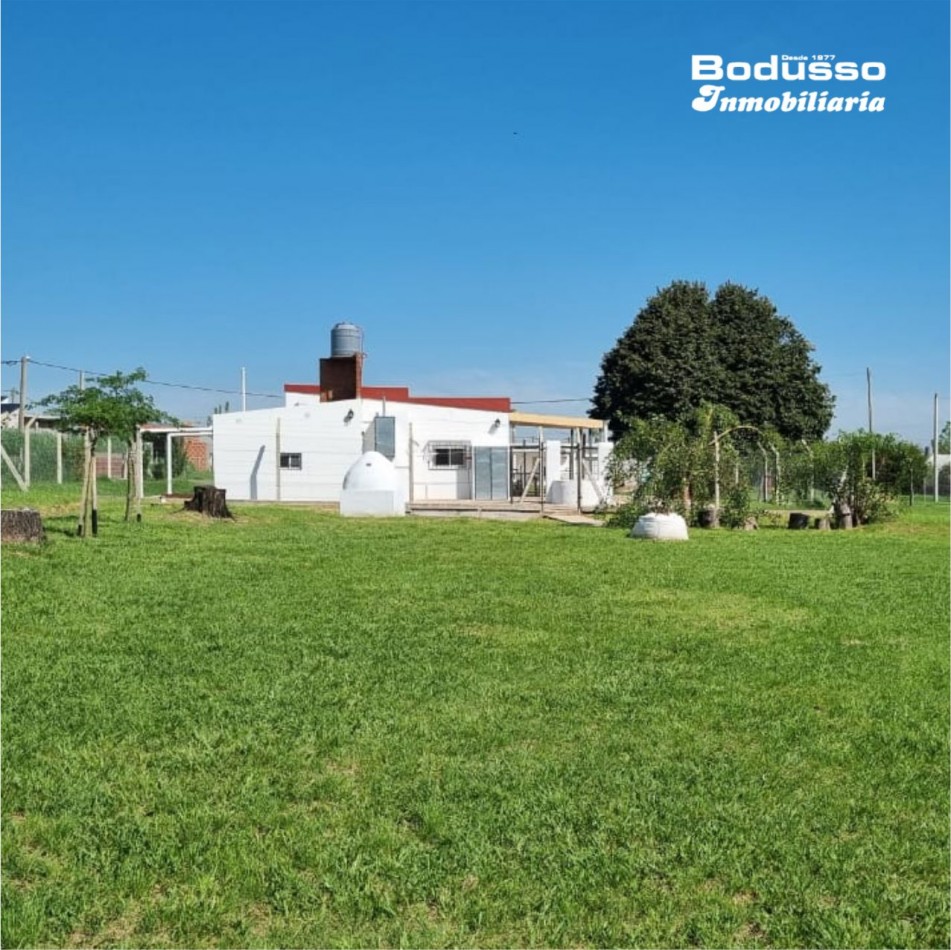 CASA EN VENTA, CALLE GUAYQUIRARO Y MOCORETA.  STROBEL. 