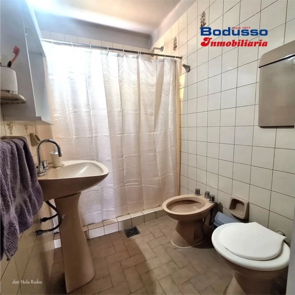 CASA EN VENTA, CALLES ISLAS MALVINAS Y DR. LOPEZ. 