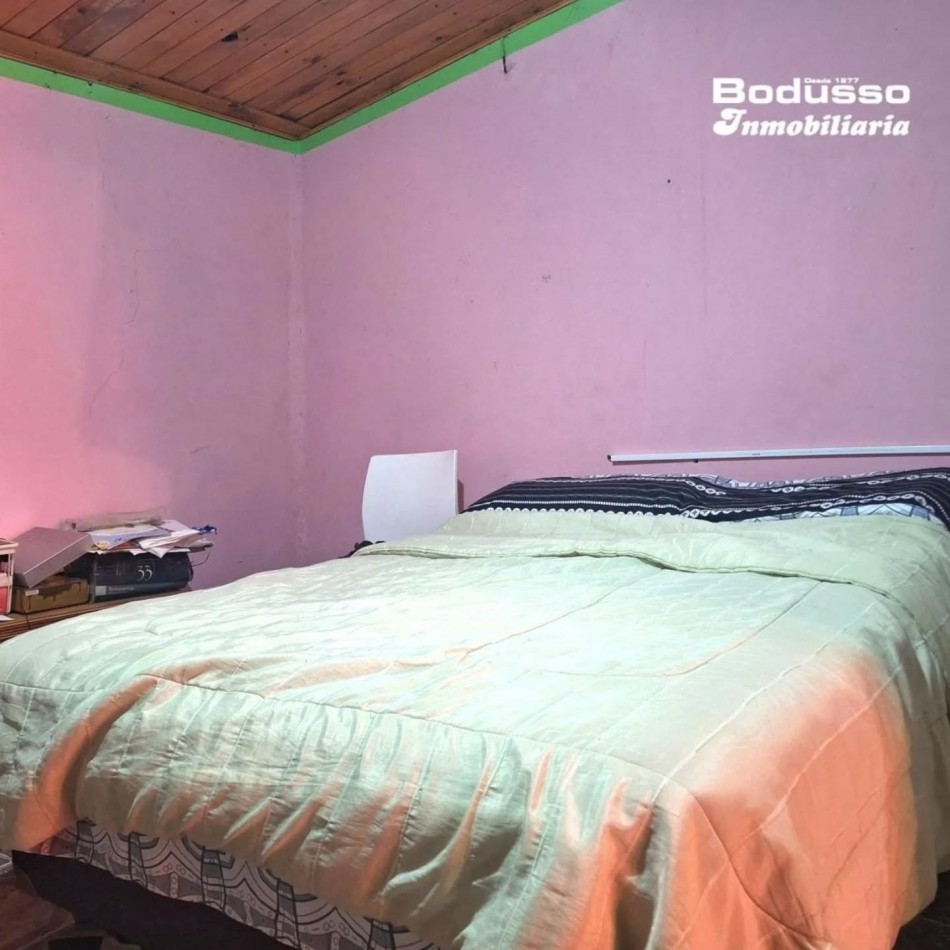 CASA + DPTO EN VENTA, CALLE SARMIENTO