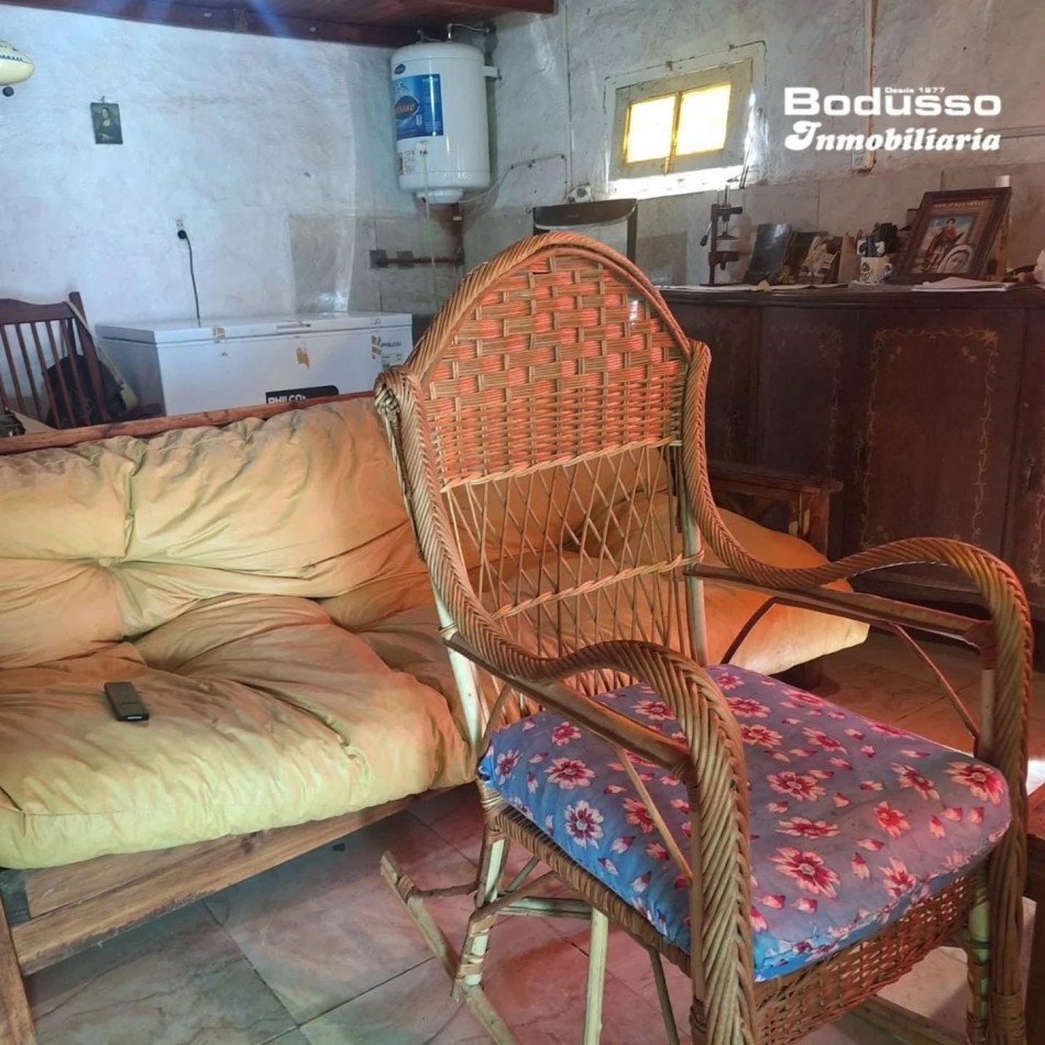 CASA + DPTO EN VENTA, CALLE SARMIENTO