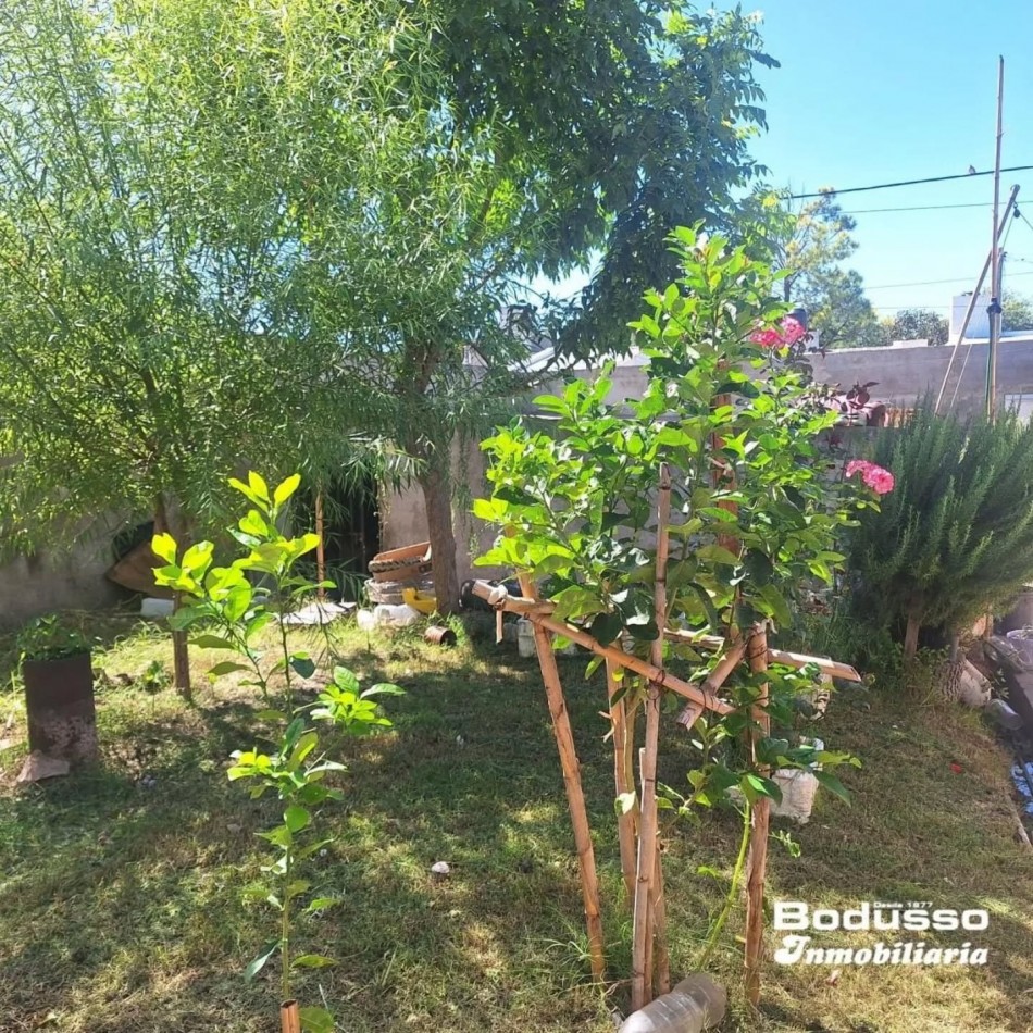 CASA + DPTO EN VENTA, CALLE SARMIENTO