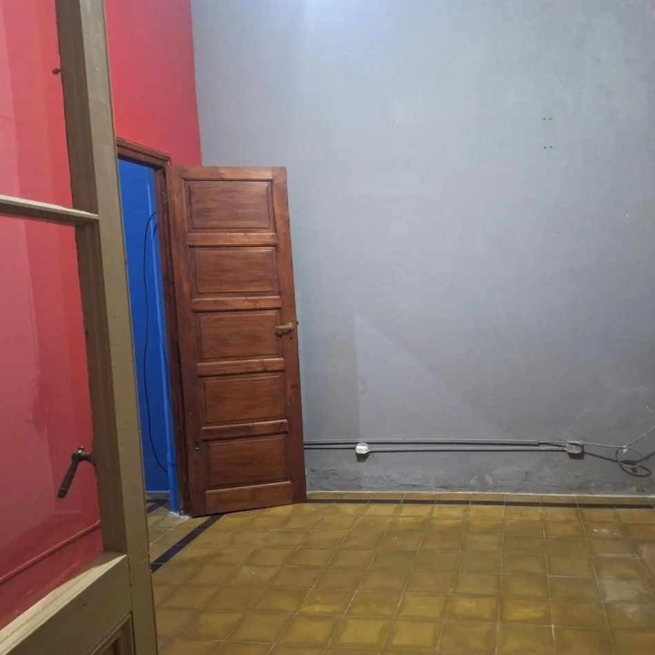 CASA EN VENTA, 25 DE MAYO CASI ESPAÑA. 