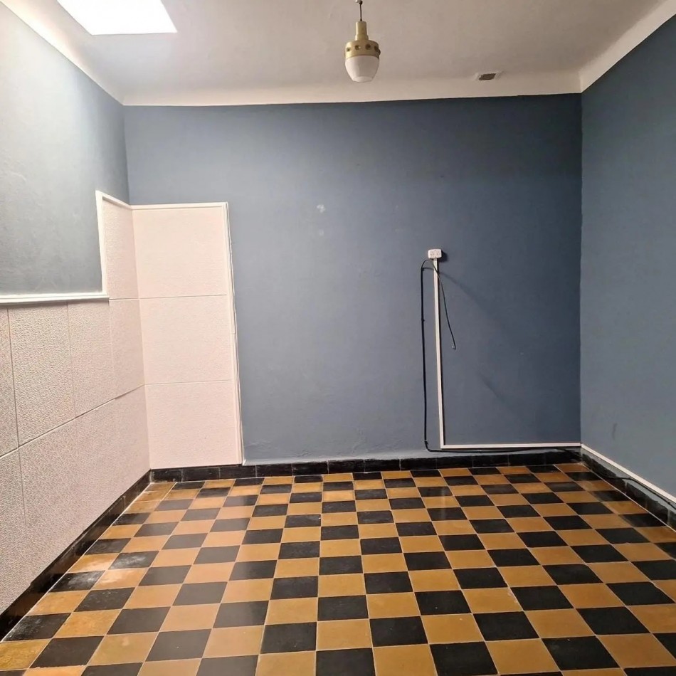 CASA EN VENTA, 25 DE MAYO CASI ESPAÑA. 