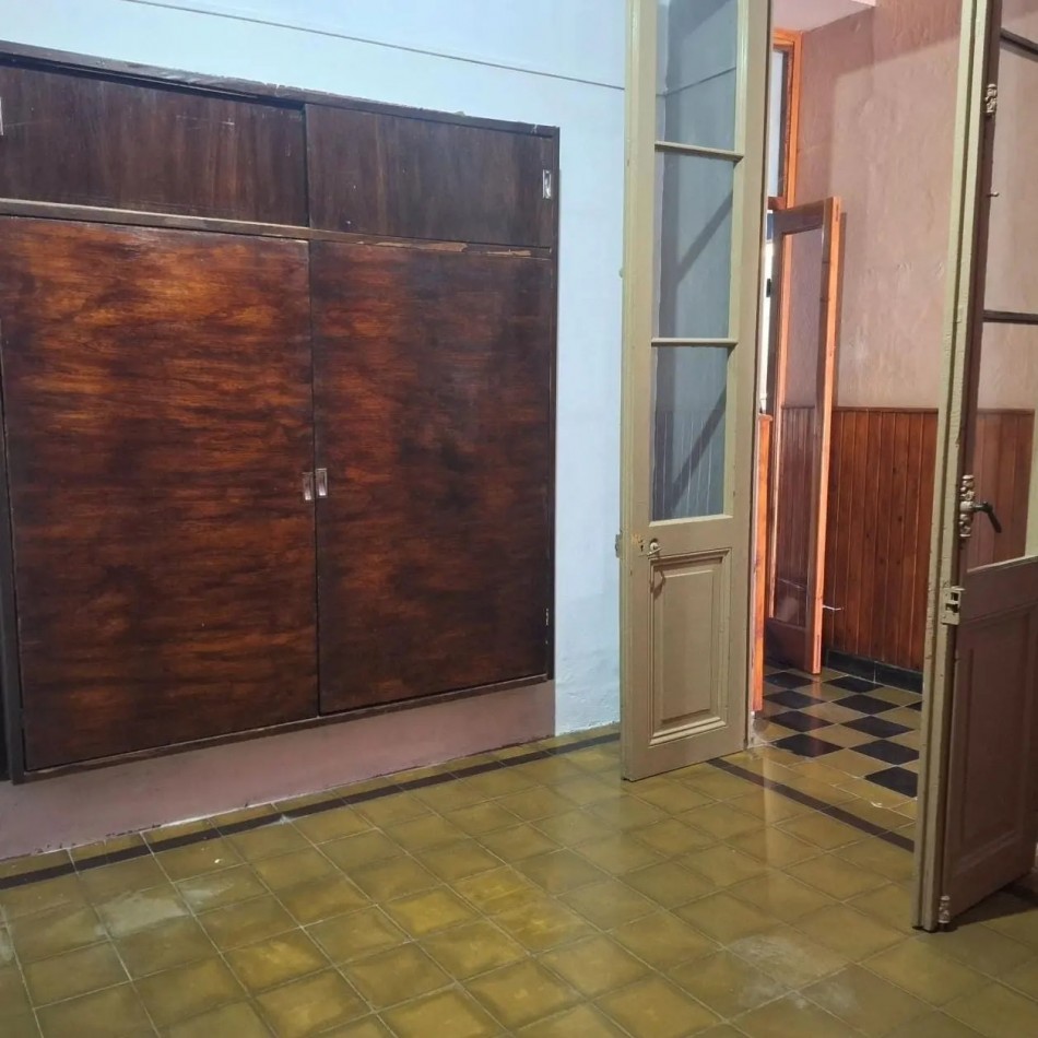 CASA EN VENTA, 25 DE MAYO CASI ESPAÑA. 