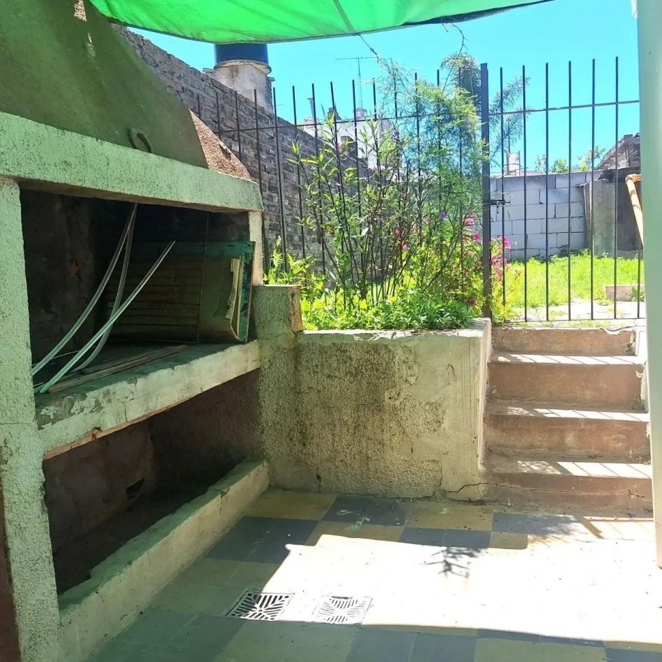 CASA EN VENTA, 25 DE MAYO CASI ESPAÑA. 