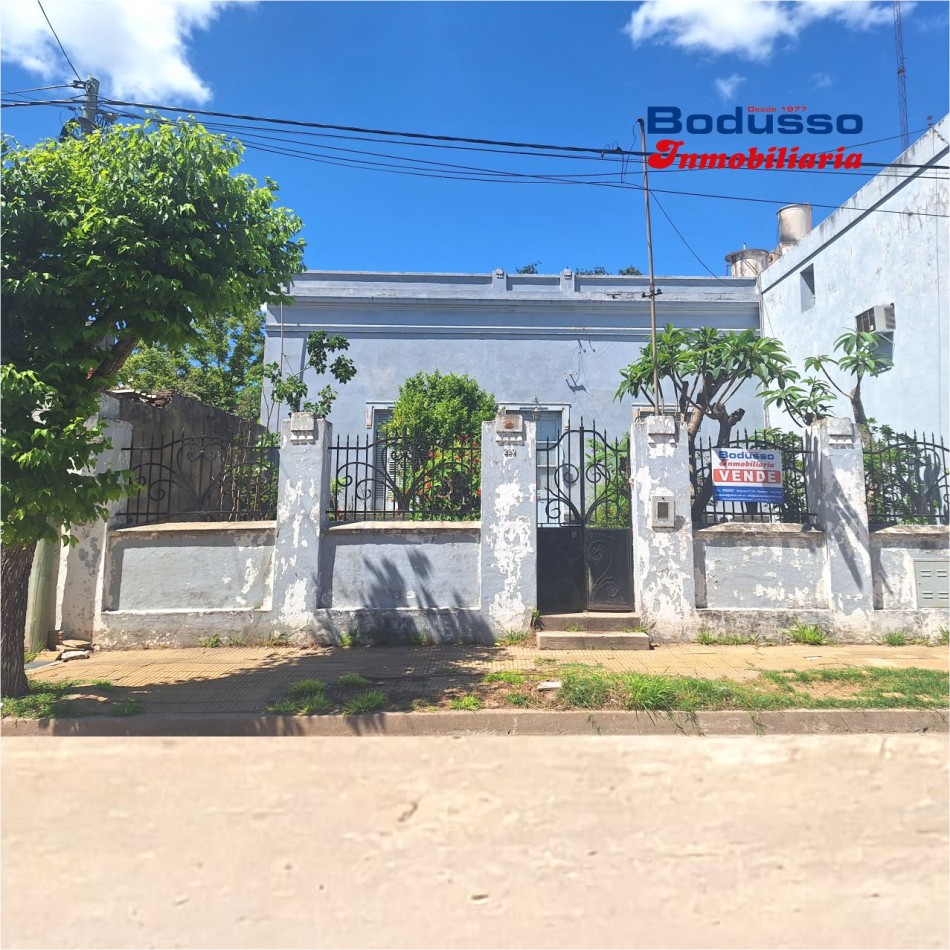 CASA EN VENTA, CALLE ETCHEVEHERE CASI ESQUINA BROWN