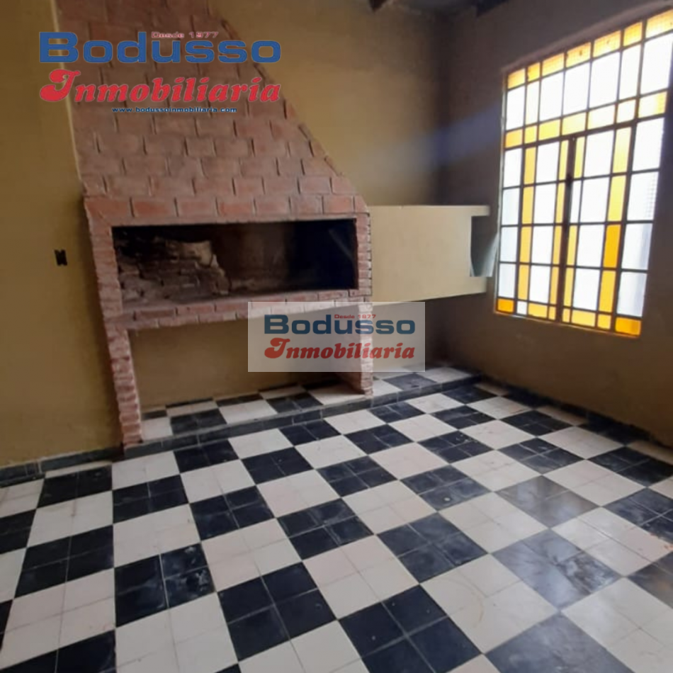 CASA EN VENTA, CALLE ALMIRANTE BROWN
