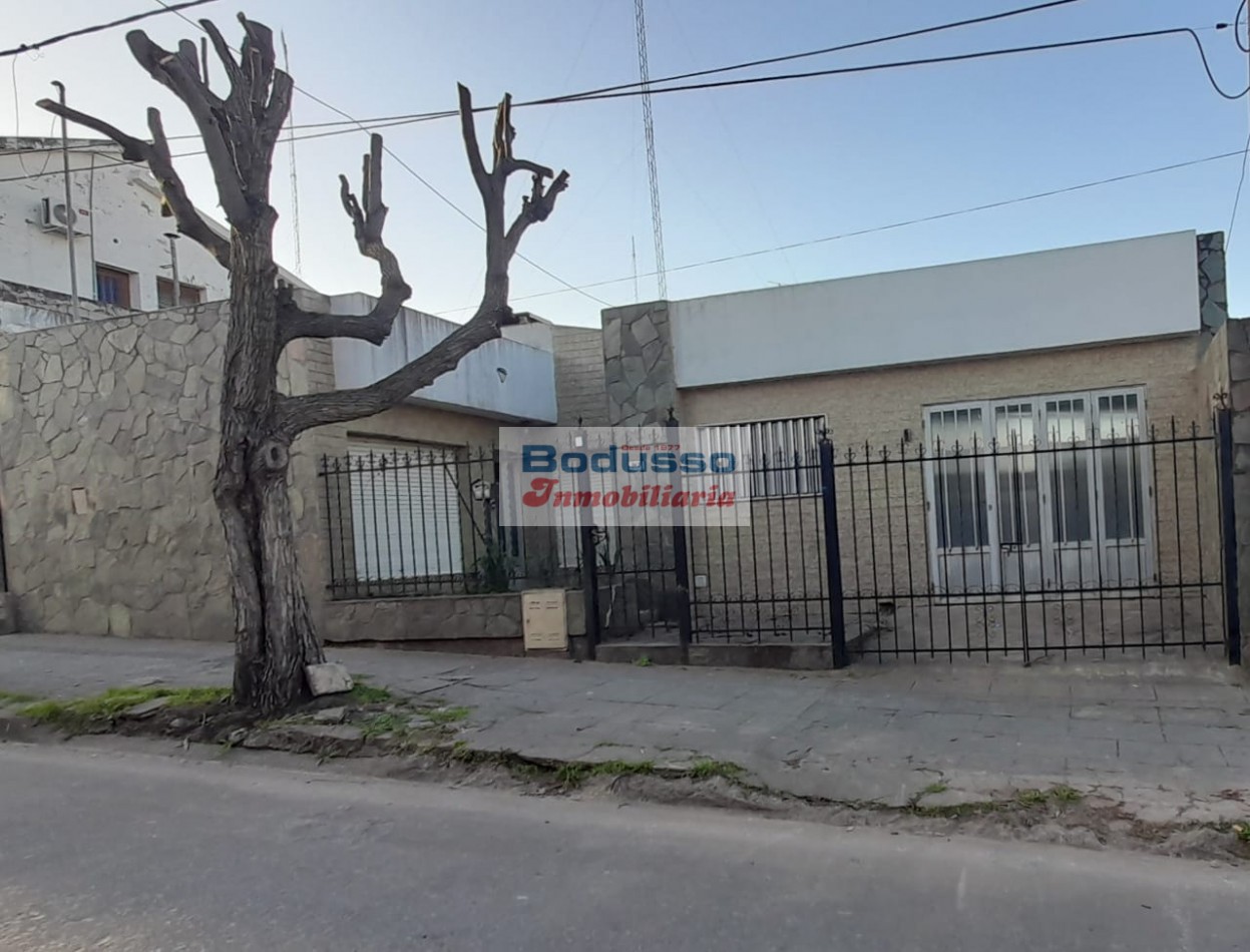 CASA EN VENTA, CALLE URQUIZA