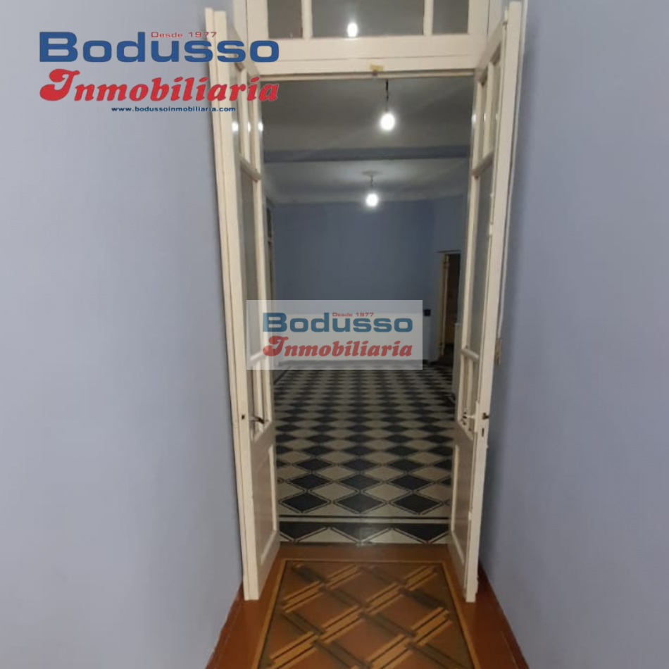 CASA EN VENTA, CALLE ALMIRANTE BROWN