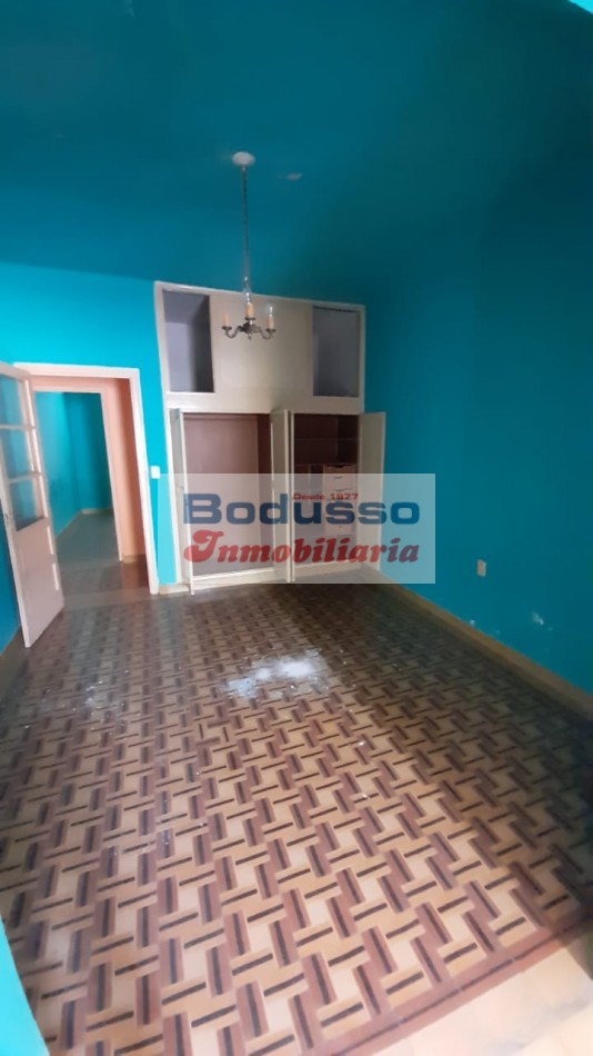 CASA EN VENTA, CALLE ALMIRANTE BROWN