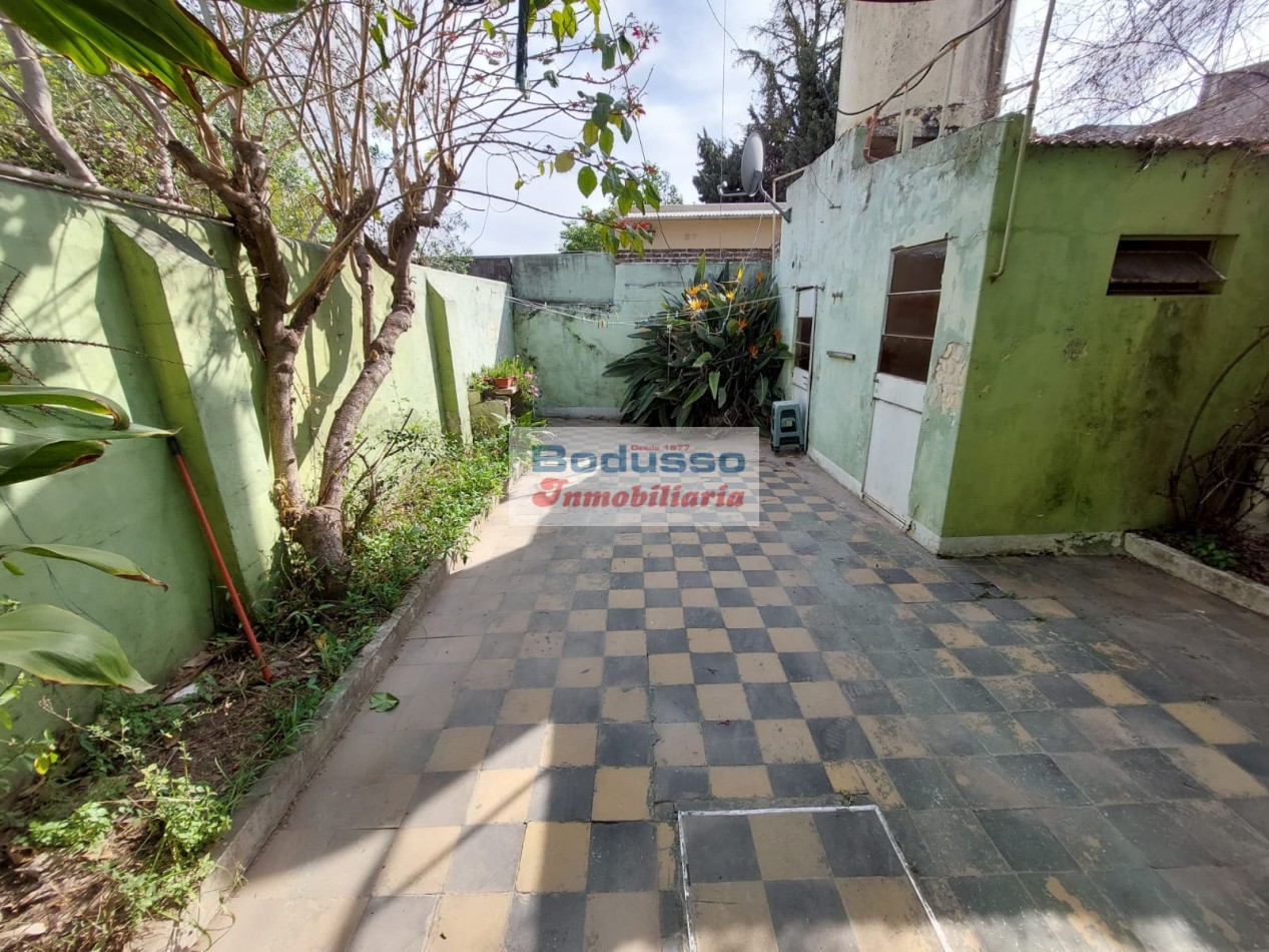 Casa en venta, calle Eva Peron
