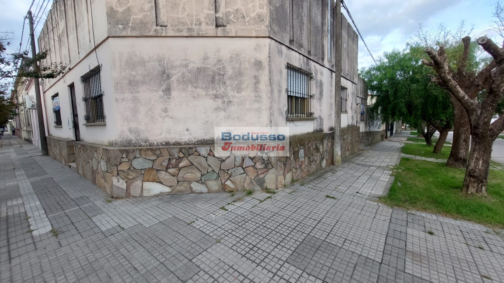 CASA EN VENTA, Calle SERRANO y ANDRADE