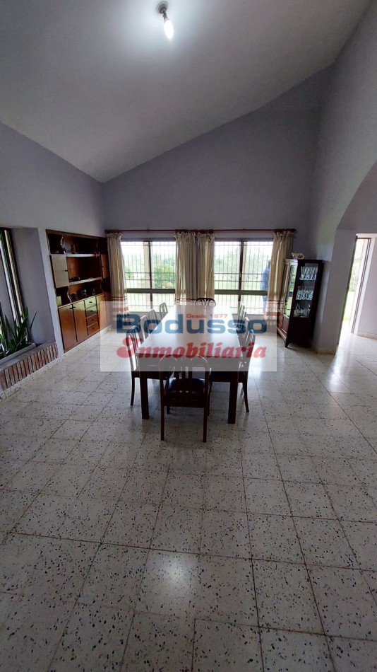 EN VENTA Casa CHALET + NAVE INDUSTRIAL (Galpon) + Oficinas + Predio.