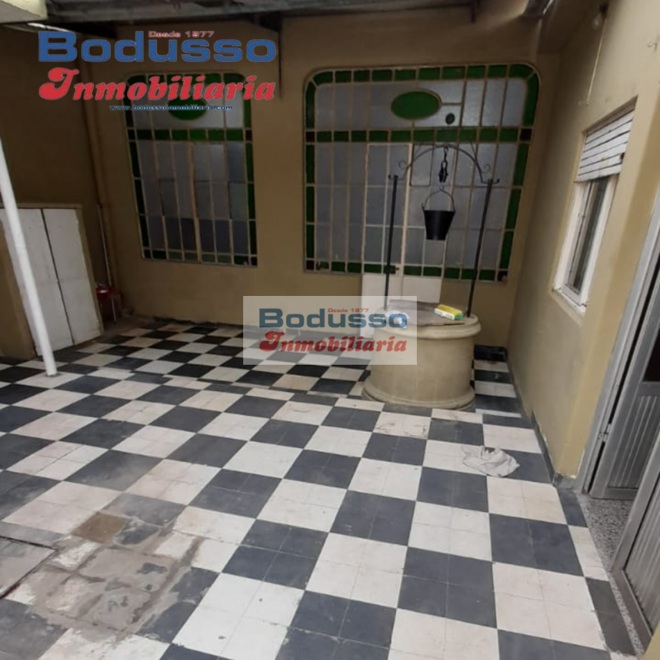 CASA EN VENTA, CALLE ALMIRANTE BROWN