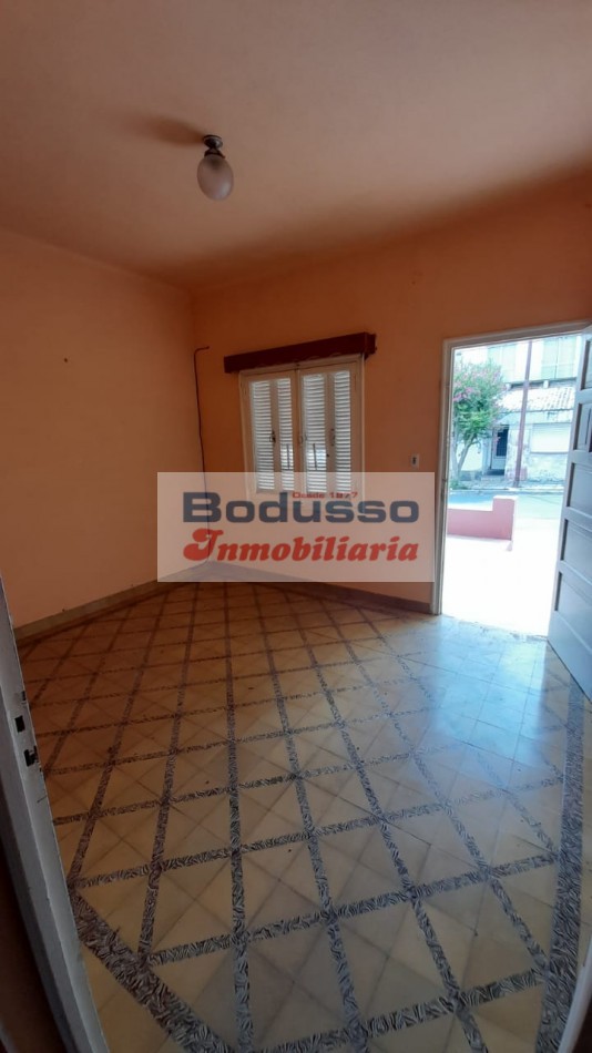 CASA EN VENTA, CALLE ALMIRANTE BROWN