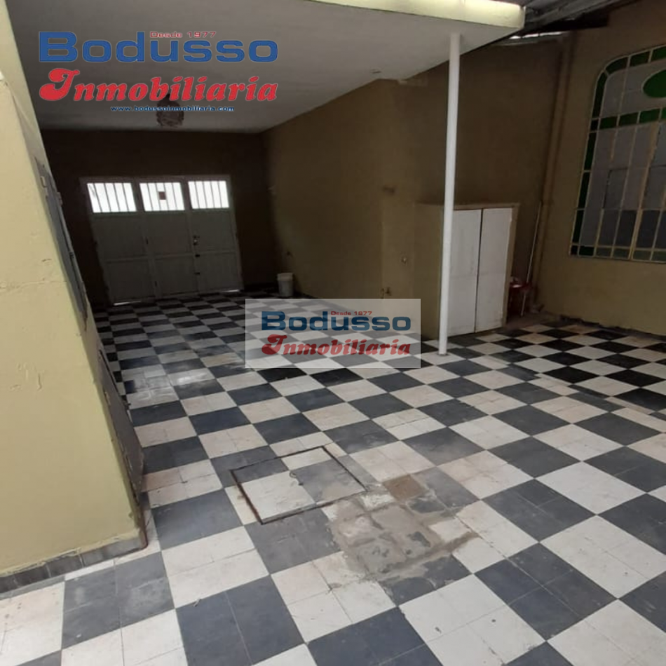 CASA EN VENTA, CALLE ALMIRANTE BROWN